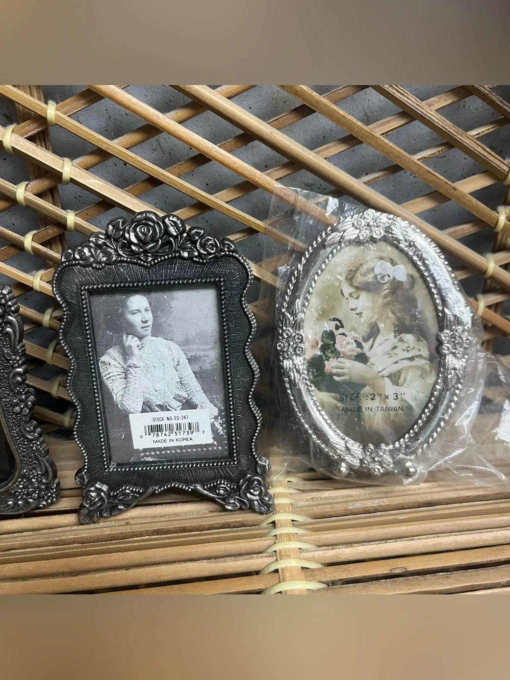 Vtg Small Silver Tone Metal Floral Victorian Easel Picture Frames Bundle Of 4 .